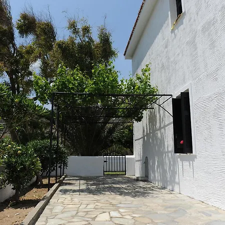 게스트하우스 Korthi Ándros